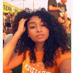 Meet your Posher, Dominica